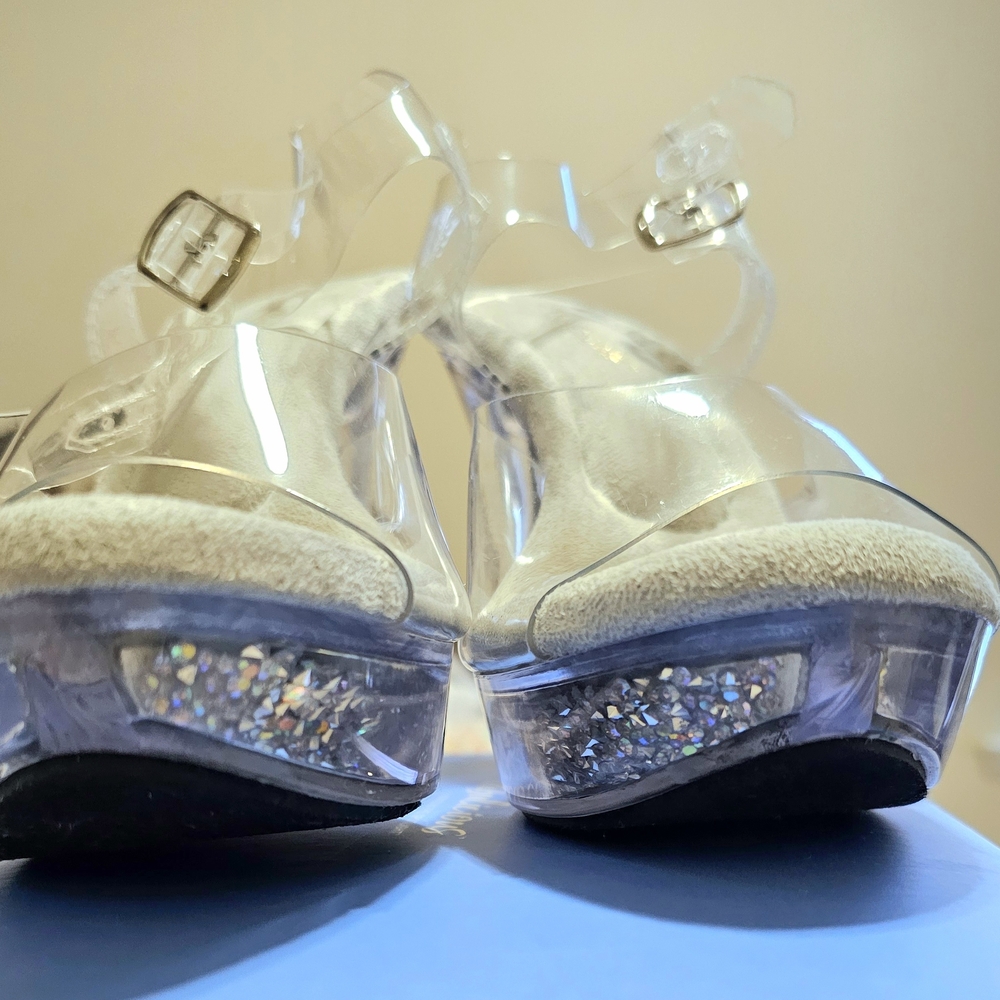 Chic Transparent High Heel Sandals - Picture 2 of 9